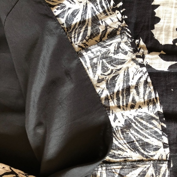 ✨LAST CHANCE✨ Coldwater Creek Black White Patterned Skirt - Picture 5 of 7